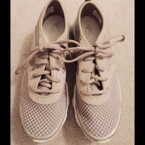 E360 easy Spirit Ladies sneaker