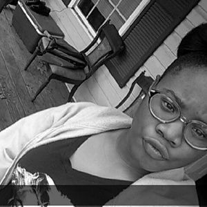 Meet your Posher, Adalia