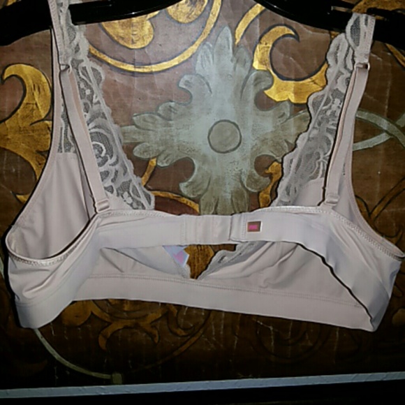PINK bra - Picture 3 of 3