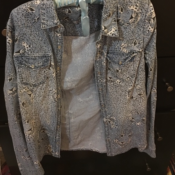 H&M CHEETAH PRINT DENIM SHIRT