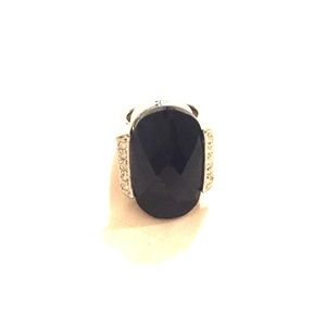 Vintage black stone with rhinestone ring. Size 6.