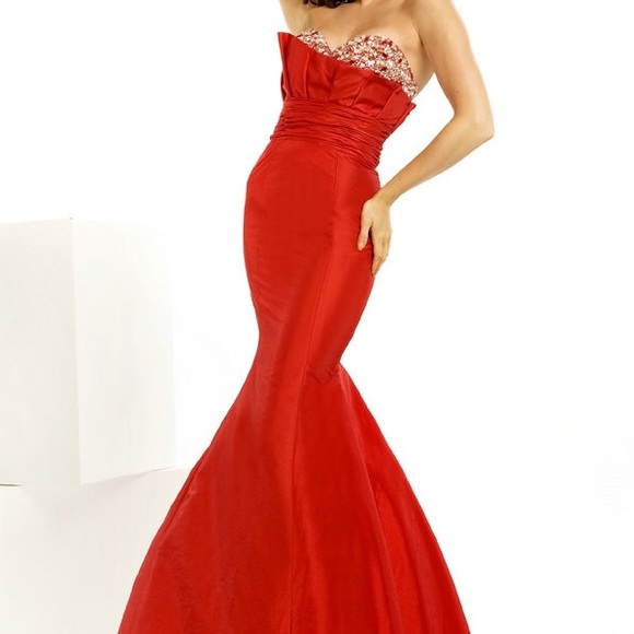Prom Dress - Picture 1 of 4