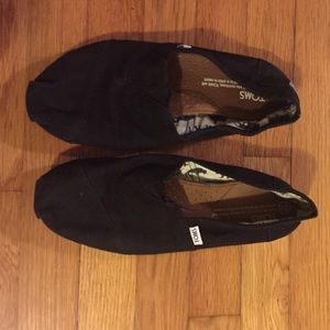 Men's size 10 Toms