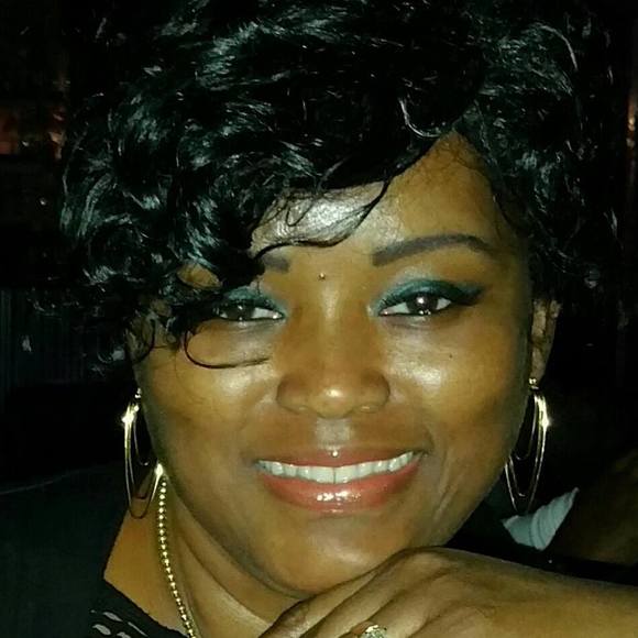 Meet your Posher, Carla