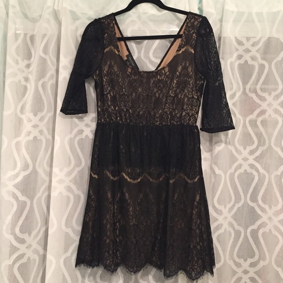 Lace Dress - Picture 3 of 4