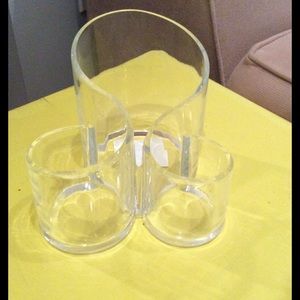 NEW Clear, acrylic makeup organizer