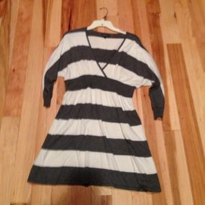 Express - light sweater material 3/4 sleeve dress