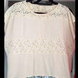 ✨ BOHO cream lace linen top