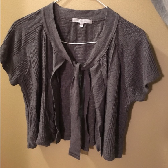 Light weight tie front top - Picture 1 of 4