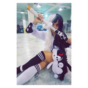 Meet your Posher, Tee