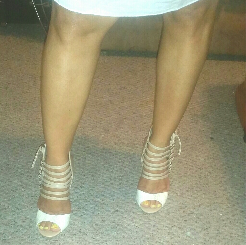SOLD❌❌BLACK PEEP TOE STRAP UPS HEELS - 7.5..NEW! - Picture 8 of 8