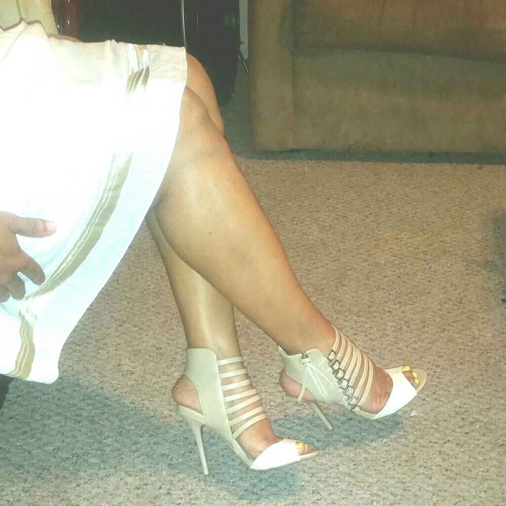 SOLD❌❌BLACK PEEP TOE STRAP UPS HEELS - 7.5..NEW! - Picture 1 of 8