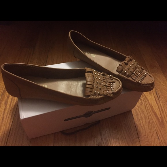 Aldo tan flats. BRAND NEW! Size 9. Never worn. - Picture 1 of 3
