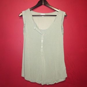 SOLD ‼️ Gap Tank Top
