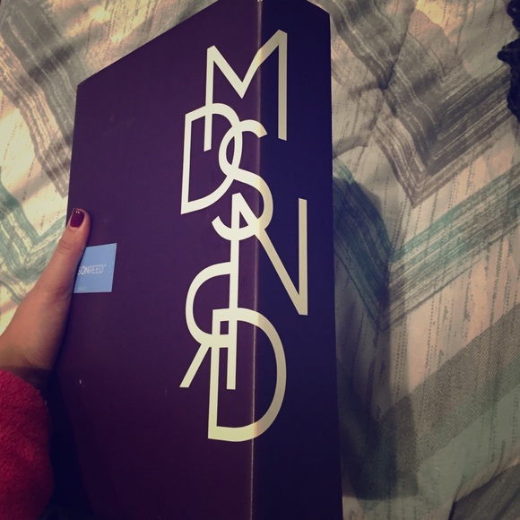 Madison Reed hair color, 6NGV (burgundy)