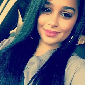 Meet your Posher, Deanna