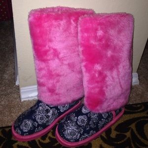 Pink furry skulls & roses boots