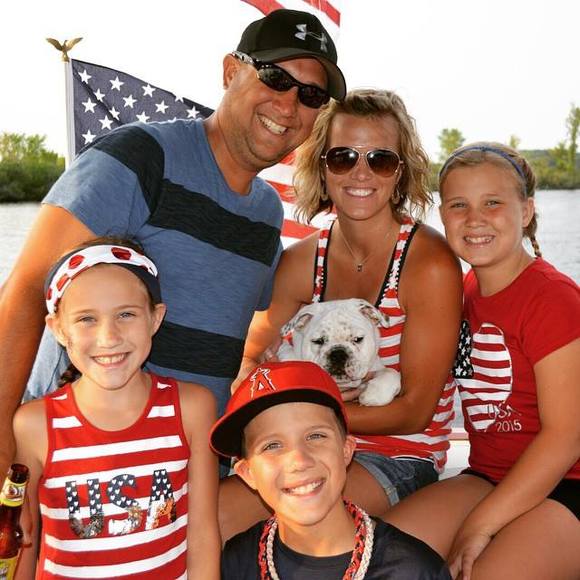 Meet your Posher, Stephanie - Picture 1 of 1