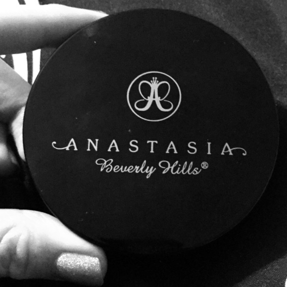 Anastasia Beverly Hills illuminator