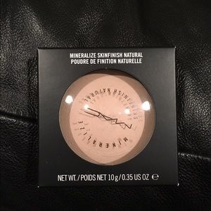 SOLD ON Ⓜ️ERCARI!!! MACMINERALIZE SKINFINISHPOWDER