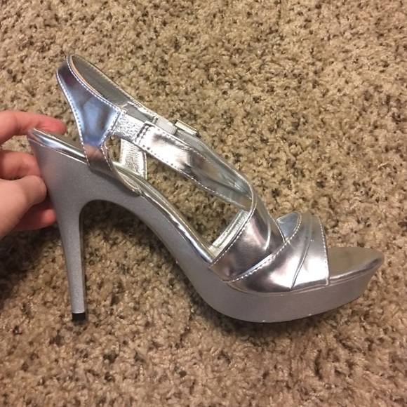 Cathy Heels - Picture 2 of 4