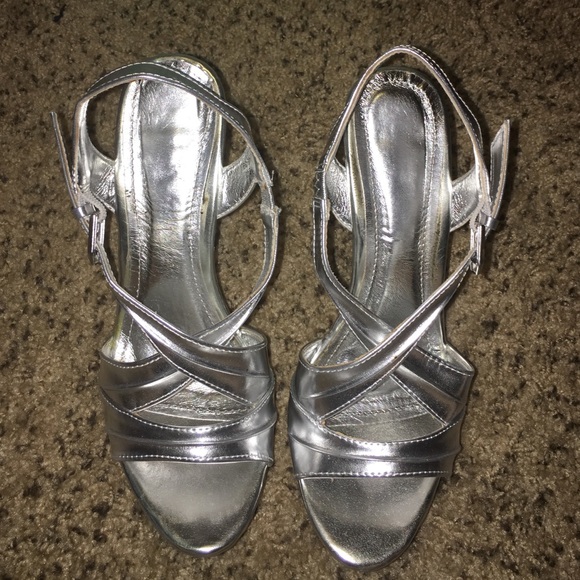 Cathy Heels - Picture 3 of 4