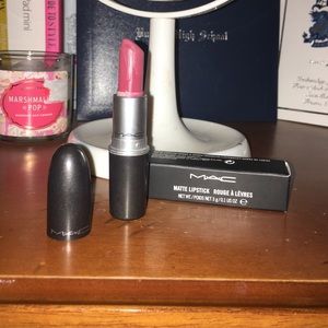 MAC Amorous Lipstick