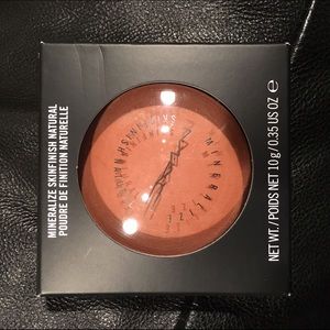 MAC COSMETICS MINERAL SKINFINISH NATURAL POWDER