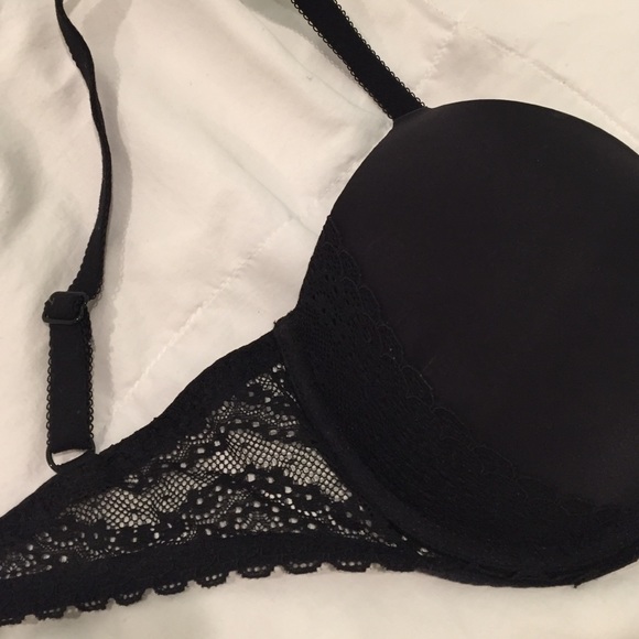 Black Lace Bra 32D - Picture 2 of 4