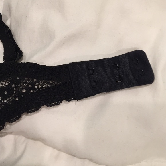 Black Lace Bra 32D - Picture 4 of 4