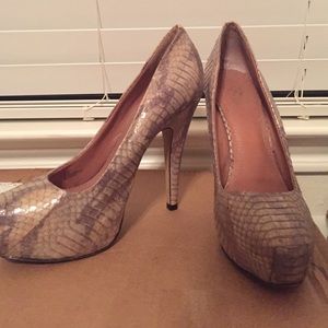 Faux silver Python Vince Camuto Heels 8.5
