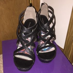 MADDEN GIRL - strappy wedges!