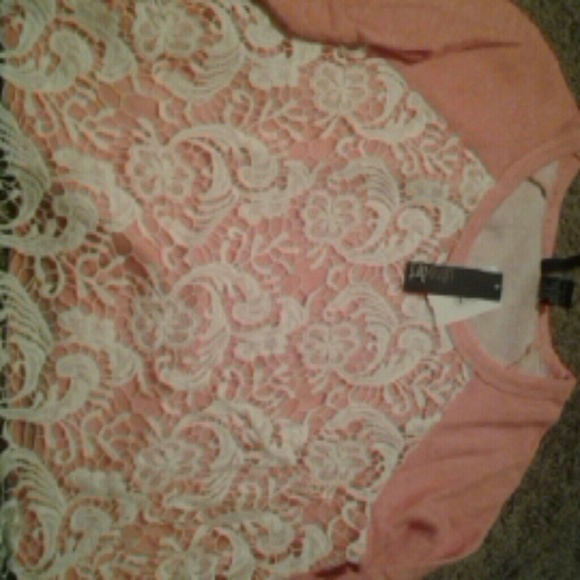 3/4 length lacey cute top NWT
