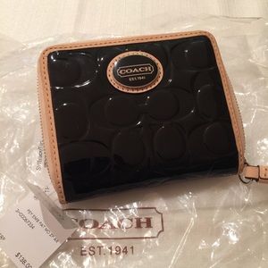 REDUCED!! Coach Wallet - Peyton, medium zip around
