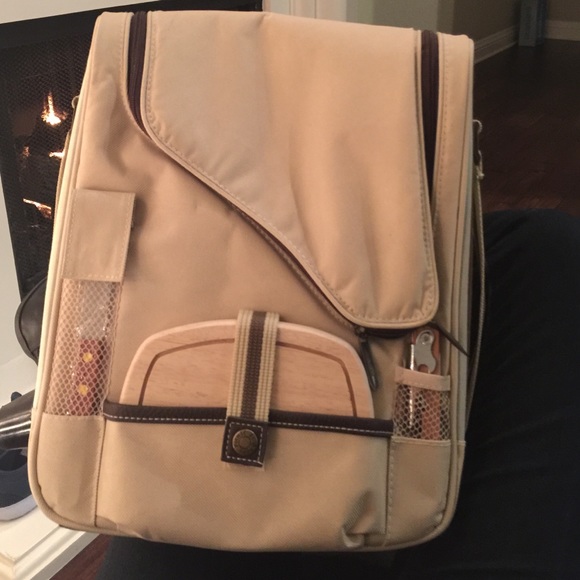 "Picnic at Ascot" picnic bag.