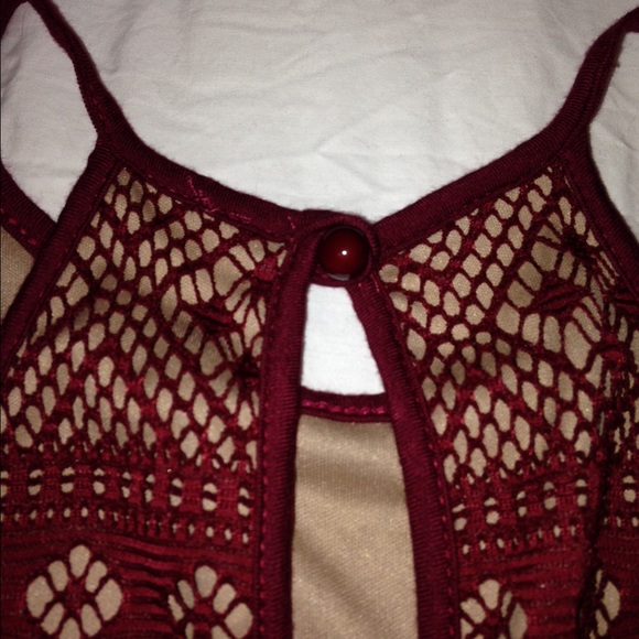 Halter top - Picture 3 of 3