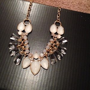 🔴 NWT statement necklace