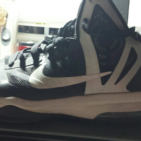 Basketball shoes air max