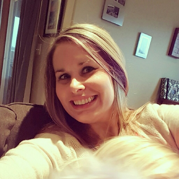 Meet your Posher, Karisa - Picture 1 of 1