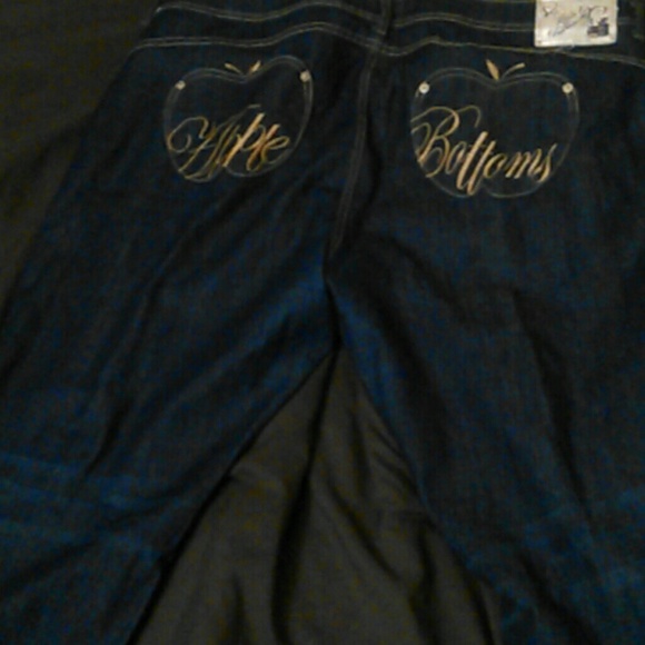 APPLE BOTTOM JEANS