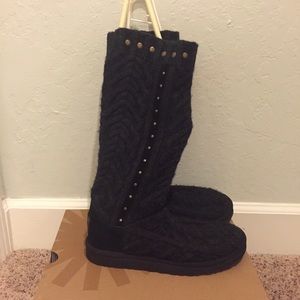 Black knit uggs