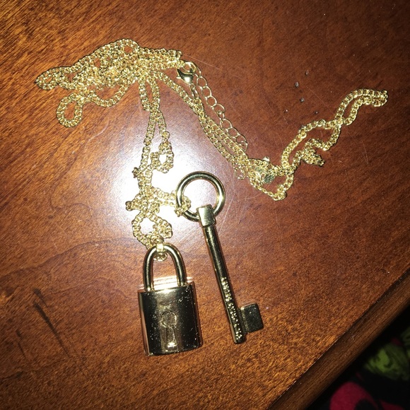 Victoria's Secret lock and chain necklace