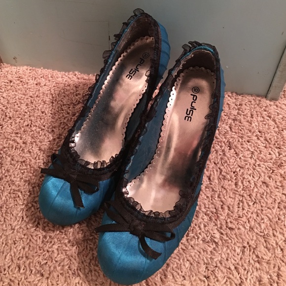 Pulse lace blue high heels