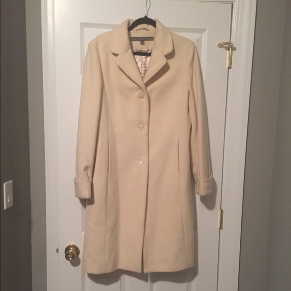 Kenneth Cole Reaction Coat - Creme color.