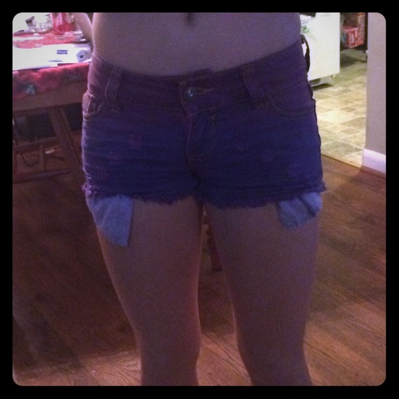 New 1st Kiss Mini Shorts - Picture 1 of 3