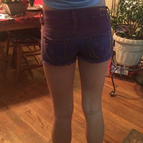 New 1st Kiss Mini Shorts - Picture 3 of 3