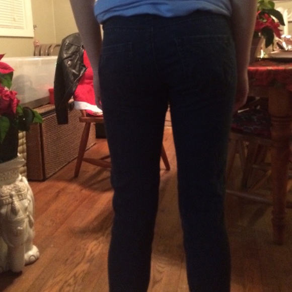 Dark acid wash forever 21 skinnies - Picture 3 of 3