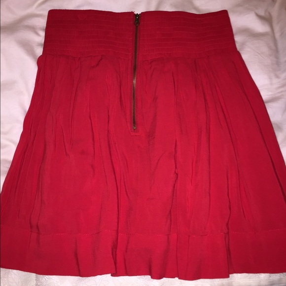 Red elastic waste zipper back skirt - Picture 2 of 2