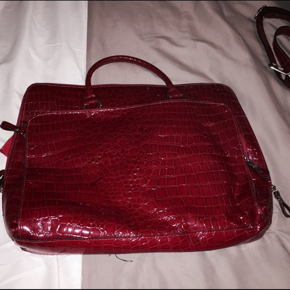 Delicious Red briefcase... Or purse..