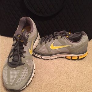 Nike tennis shoes